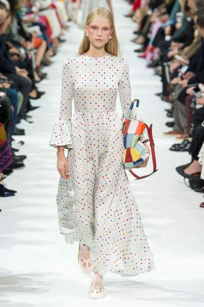 Look 49